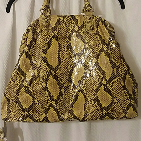 Sondra Roberts (NWT)vegan leather snakeprint  bag - Picture 1 of 5